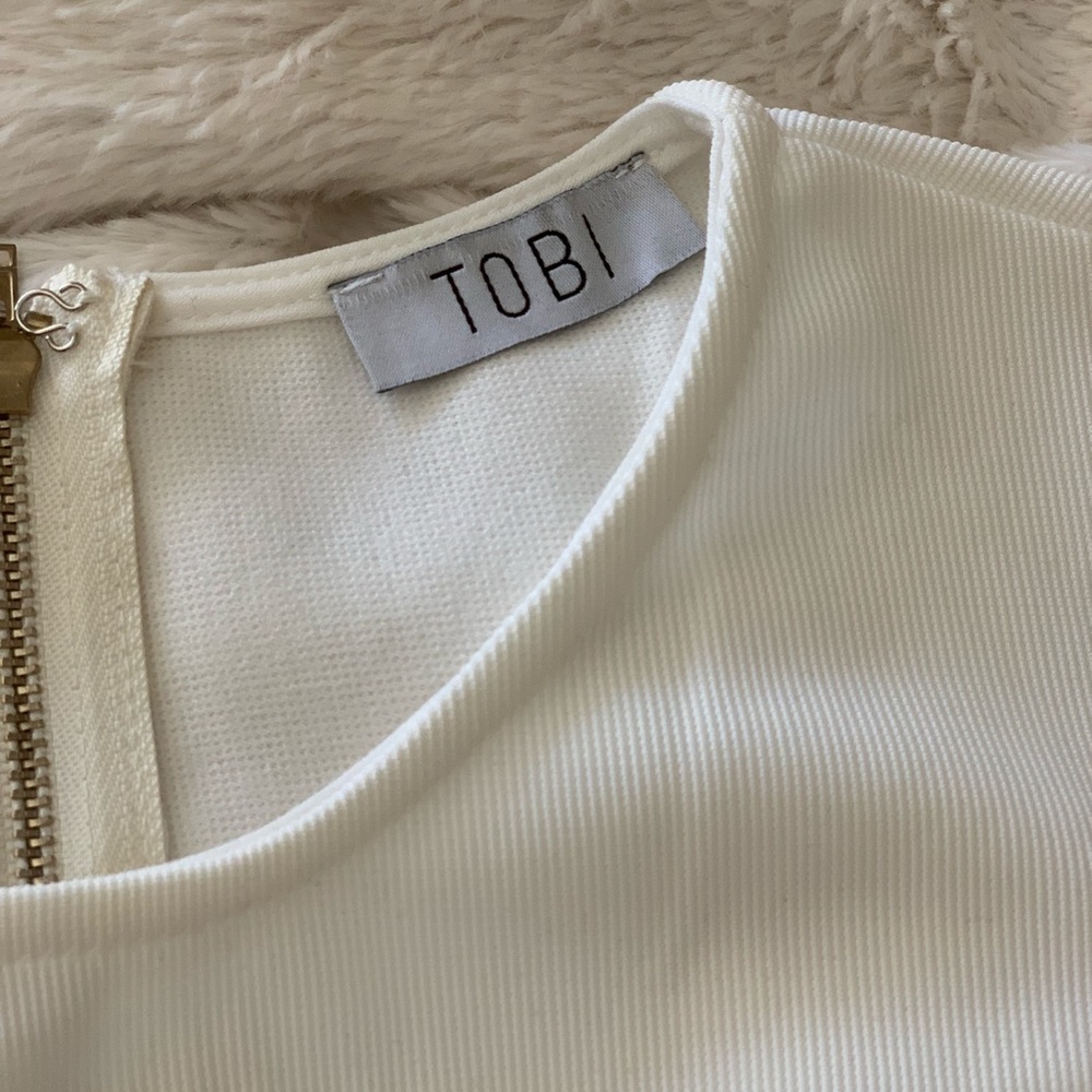 White crop top with cut outs - Picture 3 of 4